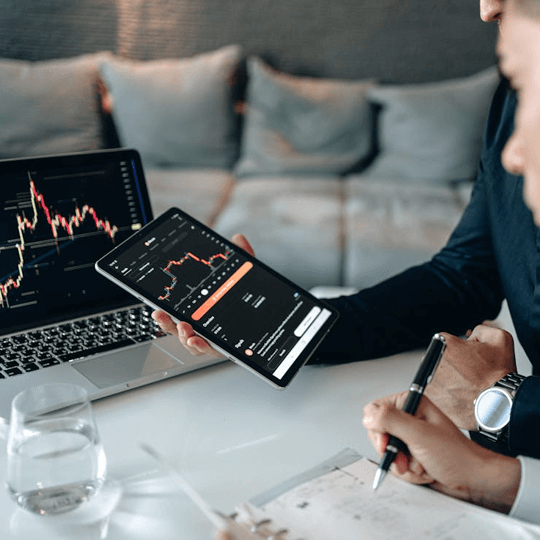 SmartBit Zespół ekspertów ds. inwestycji kryptowalutowych